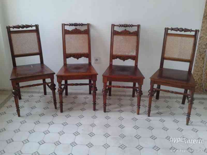 Starožitné dřevěné židle - foto 3