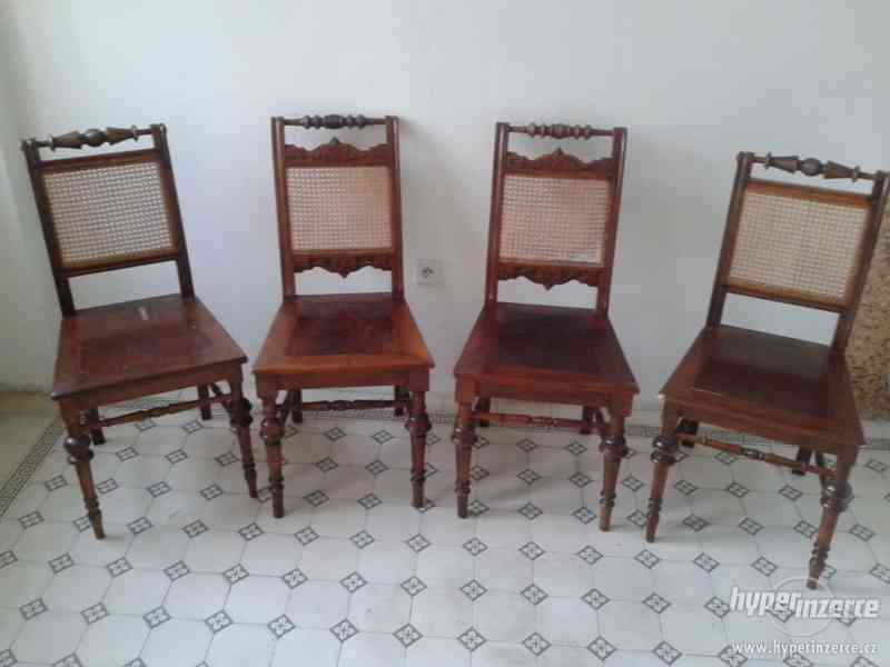 Starožitné dřevěné židle - foto 4