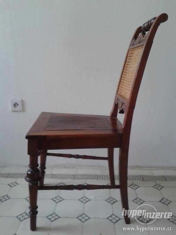 Starožitné dřevěné židle - foto 9