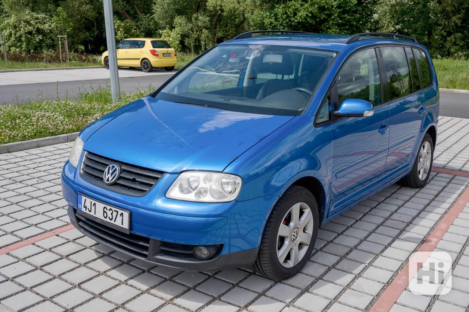 VW Touran 1.6 FSI 85 kW, 7 míst, STK 2028, velmi zachovalý - foto 1