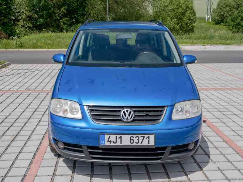 VW Touran 1.6 FSI 85 kW, 7 míst, STK 2028, velmi zachovalý - foto 7