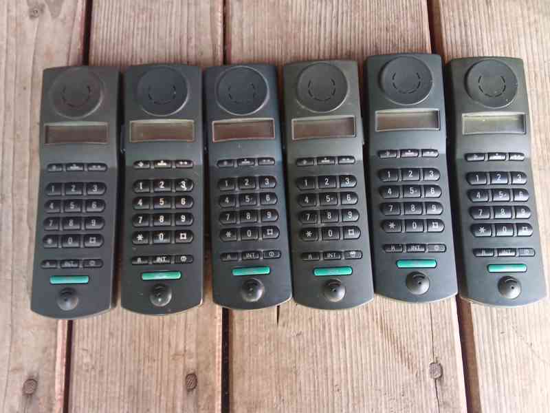 Bezdrátový telefon s interním volánim 6 linek - foto 2