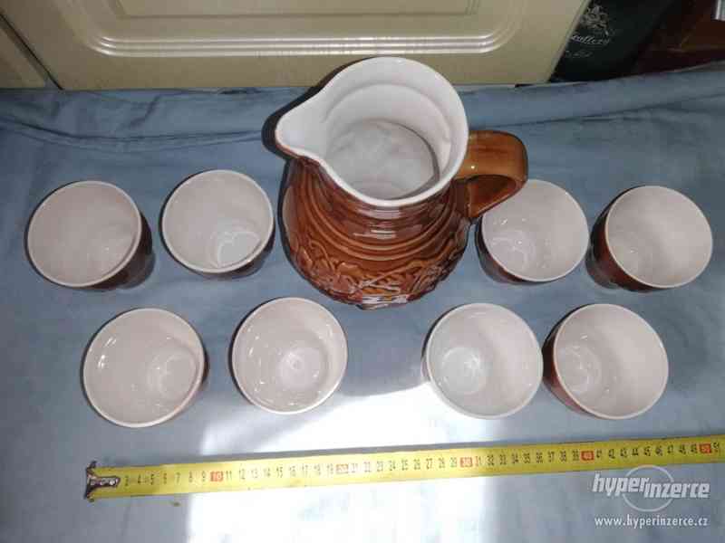 Keramický džbán s 8 pohárkama - značkový - foto 2