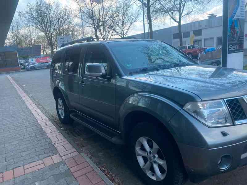 Nissan Pathfinder 2.5 dCi LE 126kw - foto 6