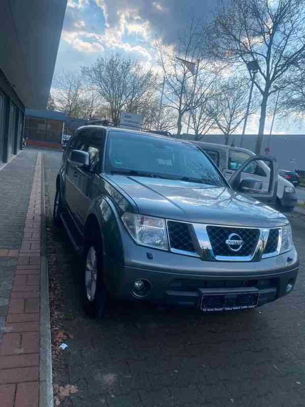 Nissan Pathfinder 2.5 dCi LE 126kw - foto 8