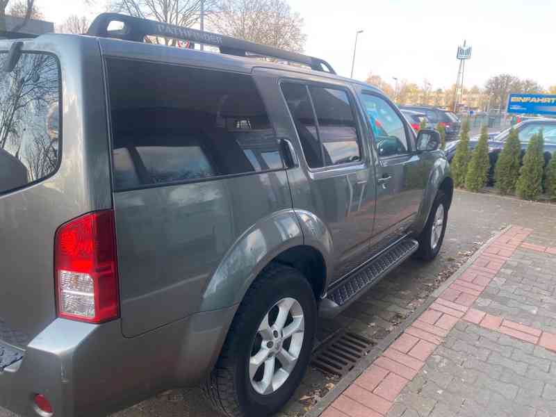 Nissan Pathfinder 2.5 dCi LE 126kw - foto 2