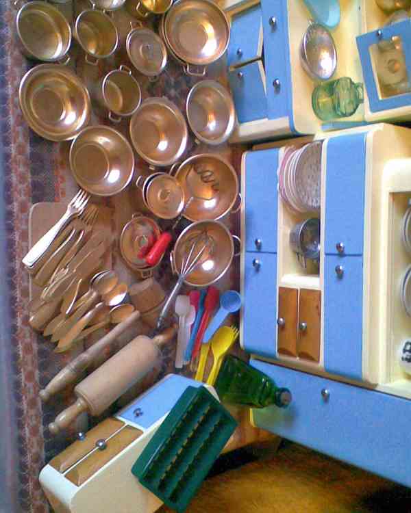 Dřevěná kuchynka s nádobíčkem a doplnky - foto 9