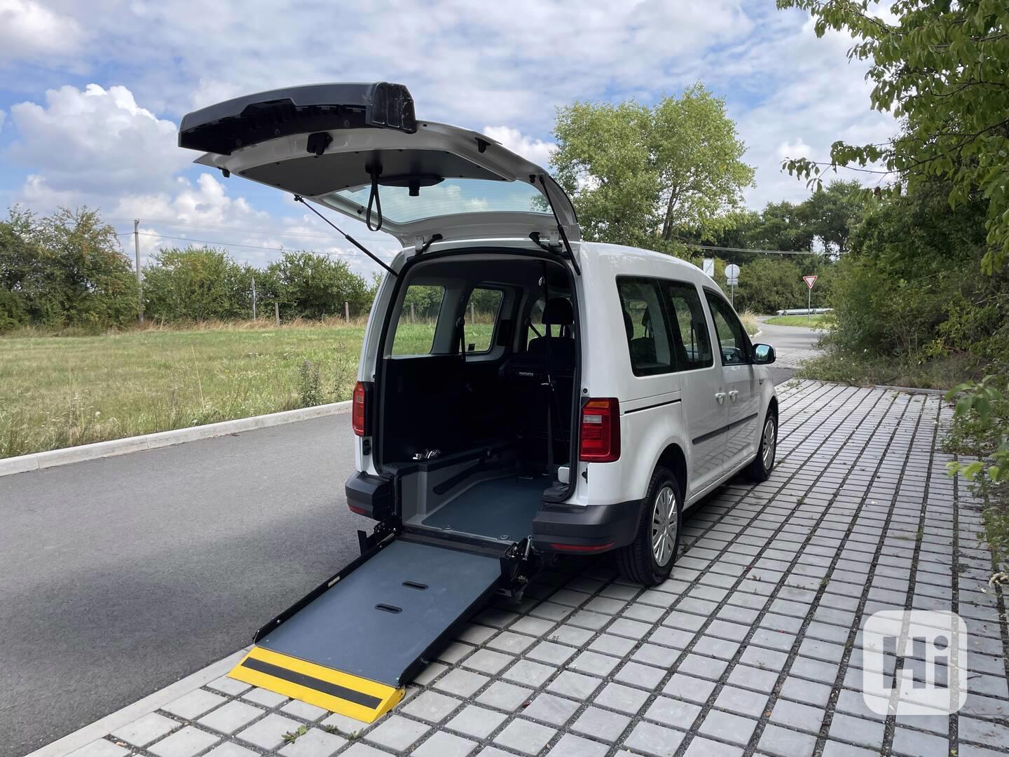 VW Caddy pro převoz vozíčkáře - foto 1