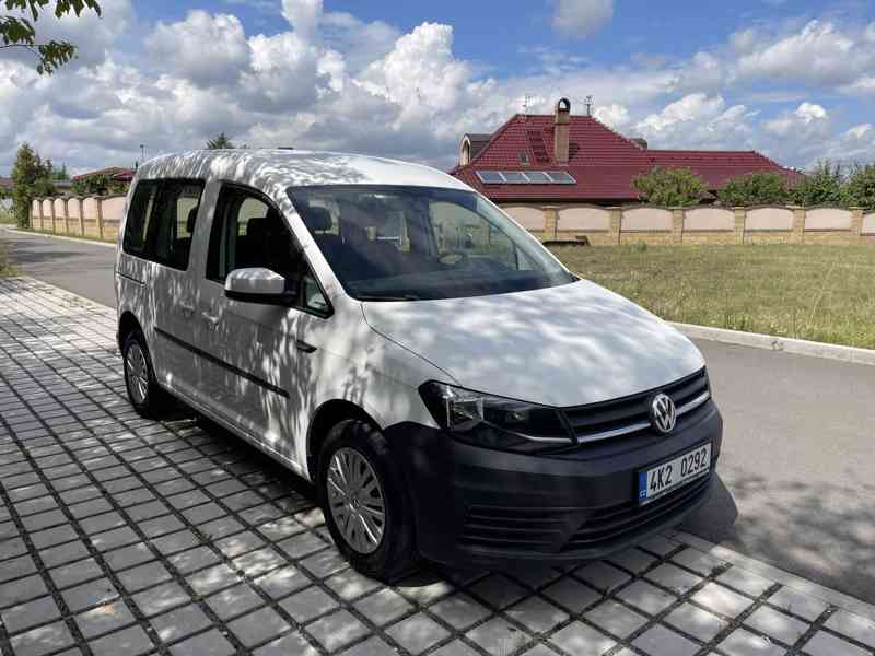 VW Caddy pro převoz vozíčkáře - foto 3
