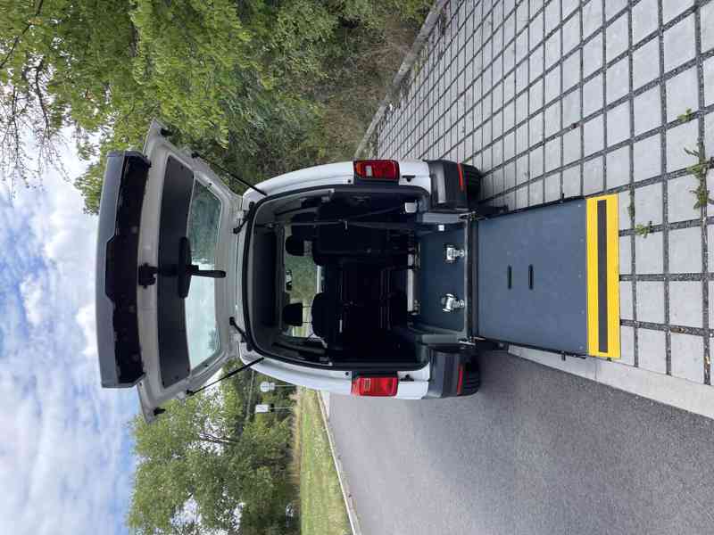 VW Caddy pro převoz vozíčkáře - foto 5