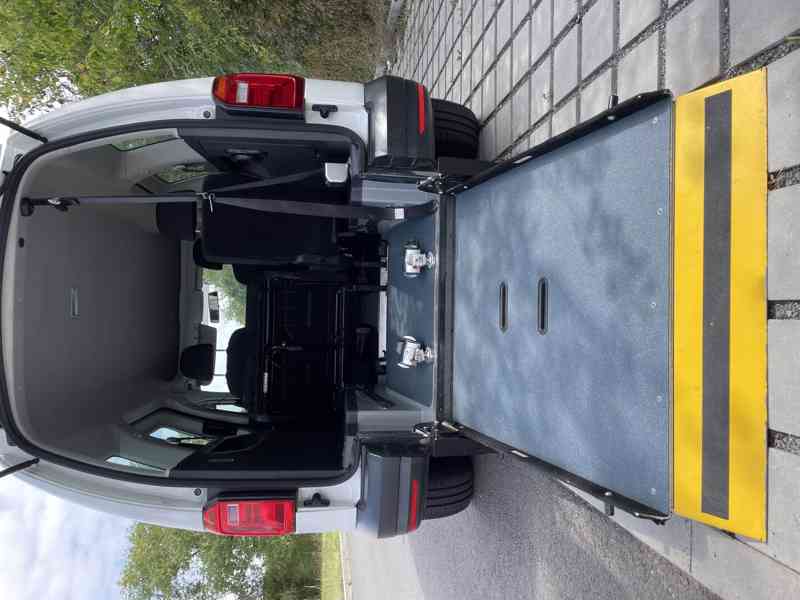 VW Caddy pro převoz vozíčkáře - foto 6