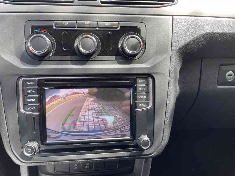 VW Caddy pro převoz vozíčkáře - foto 11