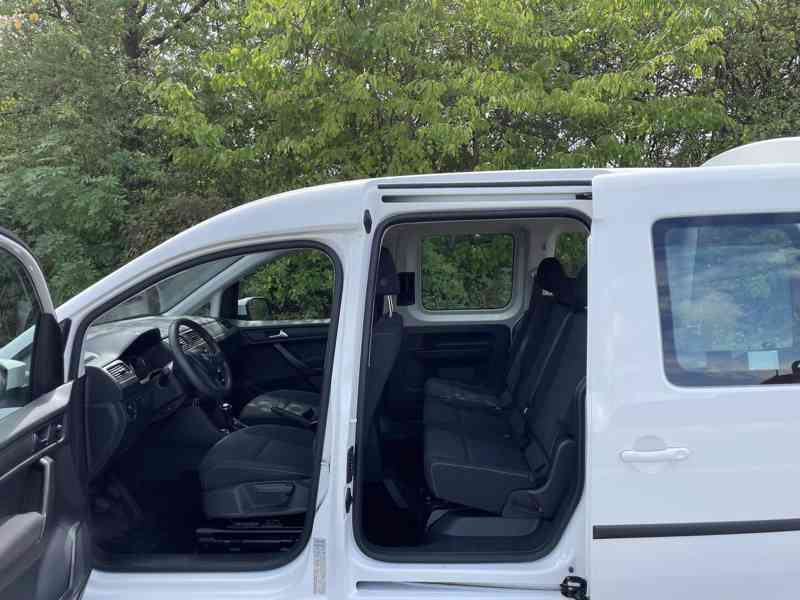 VW Caddy pro převoz vozíčkáře - foto 10