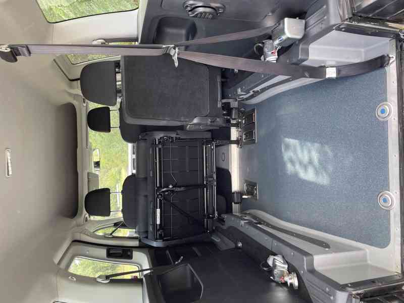 VW Caddy pro převoz vozíčkáře - foto 8