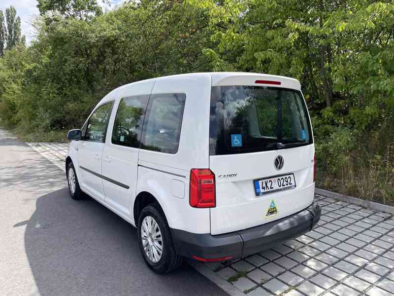 VW Caddy pro převoz vozíčkáře - foto 4