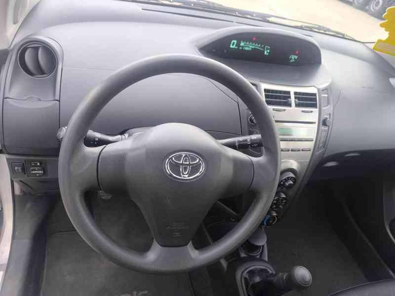Toyota Yaris 1.0 VVT-i Luna - foto 5