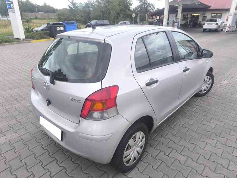 Toyota Yaris 1.0 VVT-i Luna - foto 3