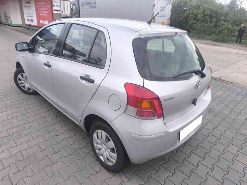 Toyota Yaris 1.0 VVT-i Luna - foto 2