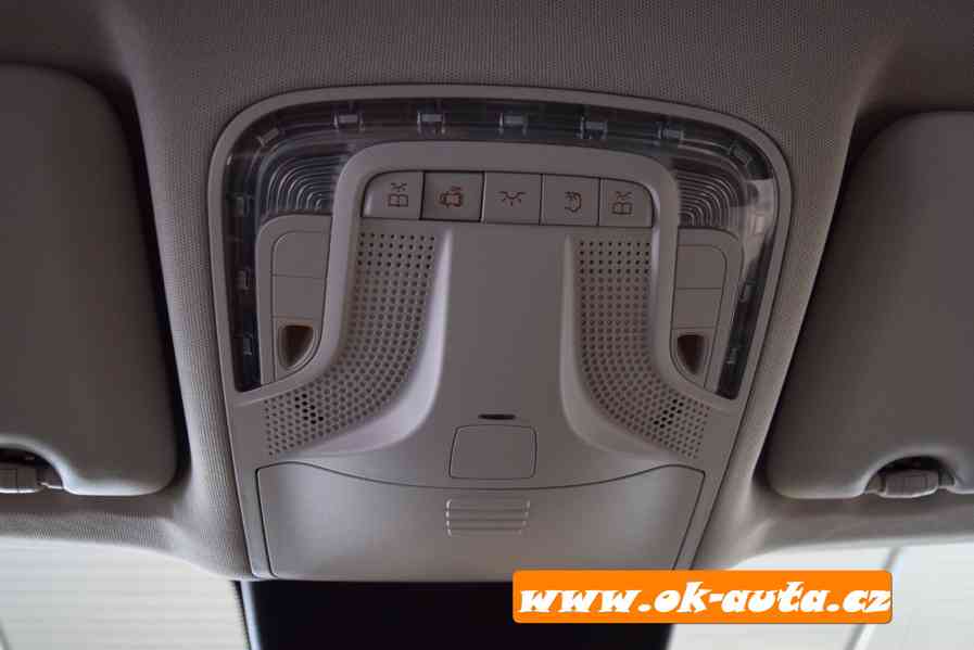Mercedes-Benz Vito 114 CDI LONG 8 MÍST TOURER-DPH  - foto 19