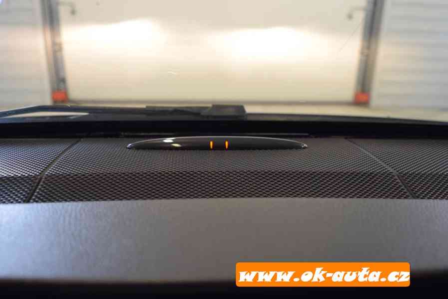 Mercedes-Benz Vito 114 CDI LONG 8 MÍST TOURER-DPH  - foto 18