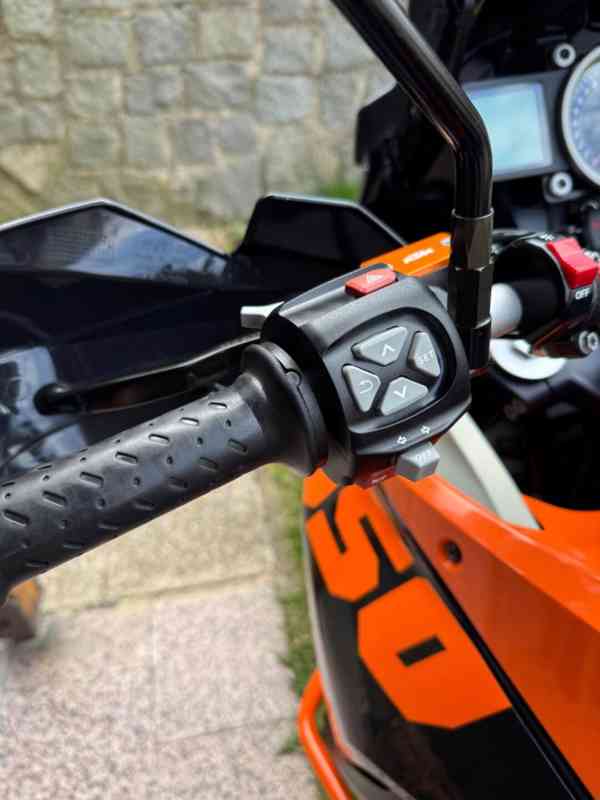 KTM 1050 Adventure /17tKm/1.maj./Akrapovič/Touratech  - foto 12
