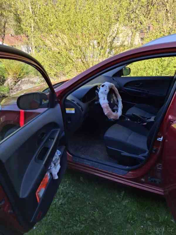 Kia Ceed 1,4 - foto 8