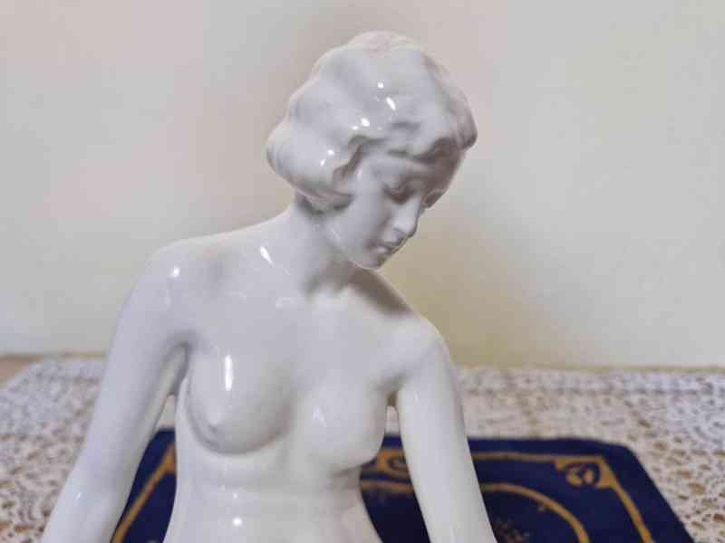 Porcelánová plastika Dívka Akt Royal Dux Atelier Černoch - foto 9