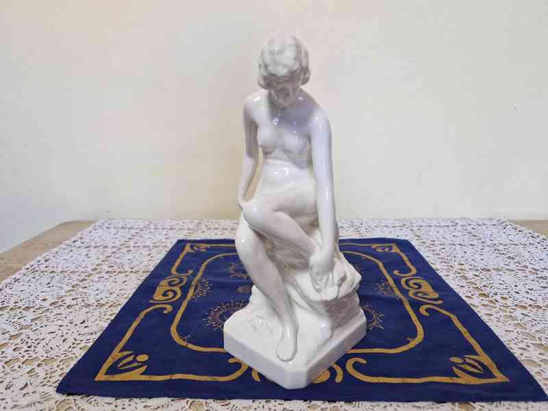 Porcelánová plastika Dívka Akt Royal Dux Atelier Černoch - foto 2
