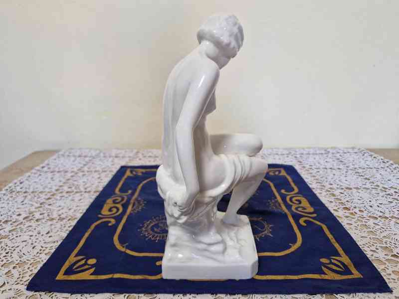 Porcelánová plastika Dívka Akt Royal Dux Atelier Černoch - foto 5