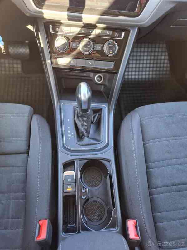 Volkswagen Touran 1,5 - foto 13