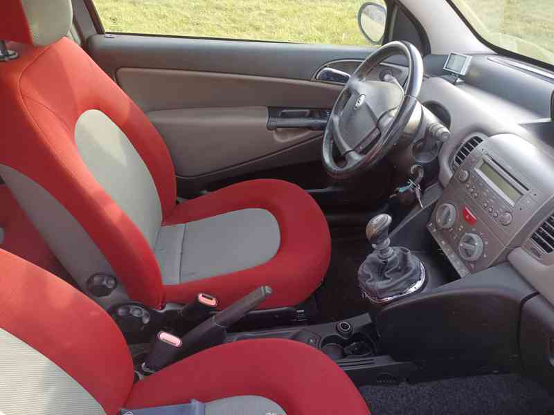 Lancia Ypsilon 1.4 70Kw RV.2005 - NOVÁ STK - foto 13