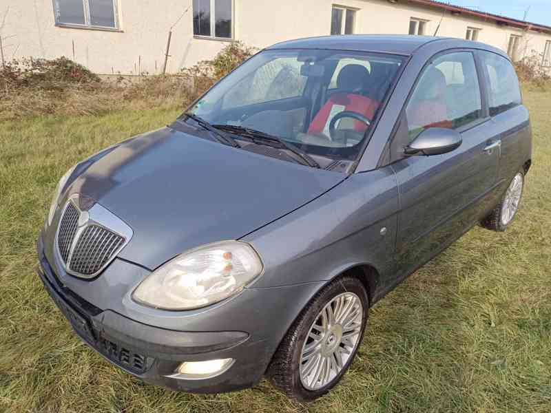 Lancia Ypsilon 1.4 70Kw RV.2005 - NOVÁ STK - foto 12
