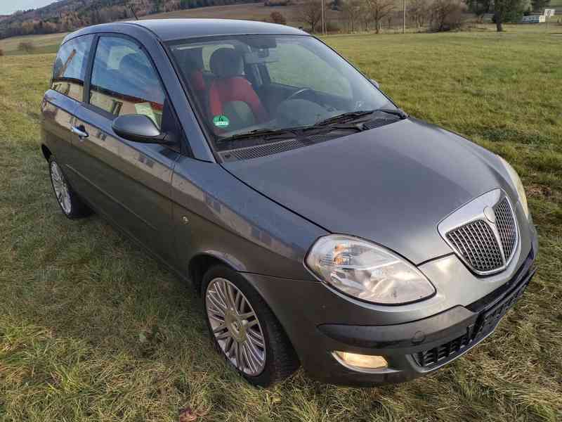 Lancia Ypsilon 1.4 70Kw RV.2005 - NOVÁ STK - foto 10