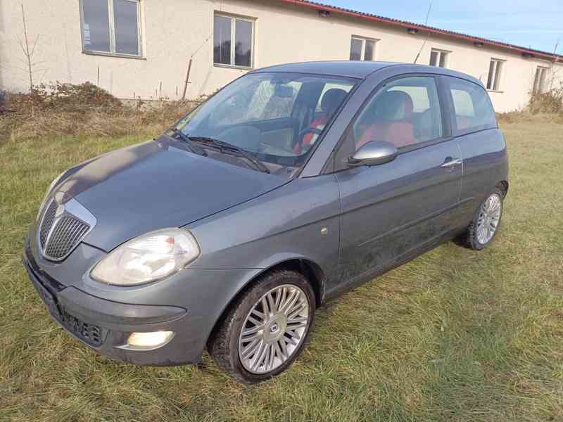 Lancia Ypsilon 1.4 70Kw RV.2005 - NOVÁ STK - foto 2