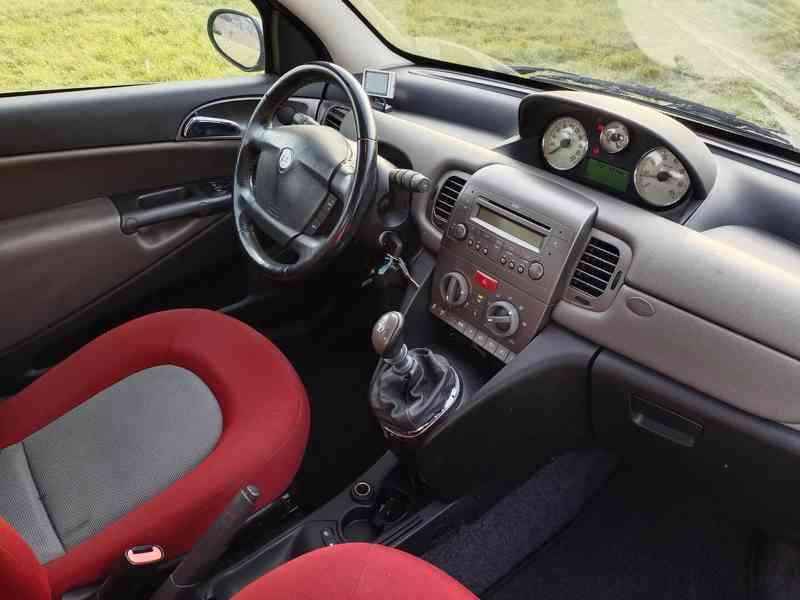 Lancia Ypsilon 1.4 70Kw RV.2005 - NOVÁ STK - foto 11