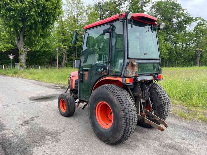 Traktor Kubota B3030 - foto 4