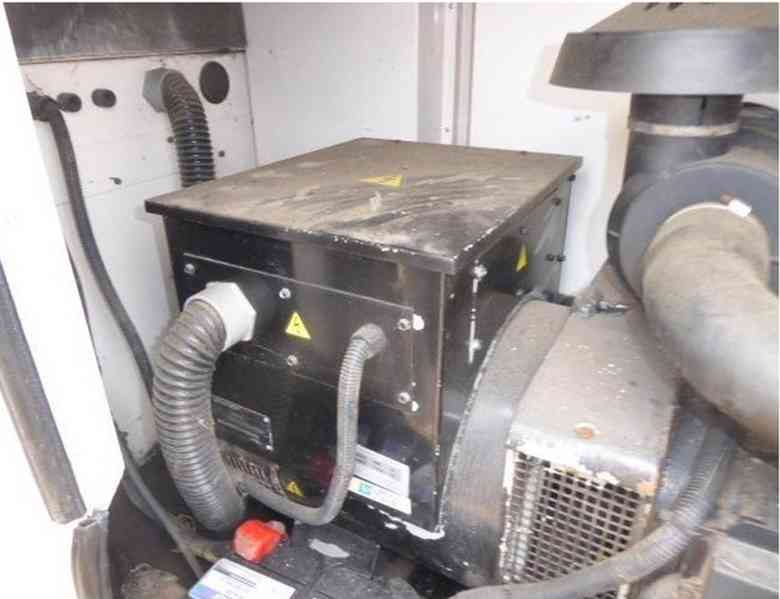 Dieselový generátor 100 KVA - 2005 FG WILSON PERKINS ENGINE - foto 8