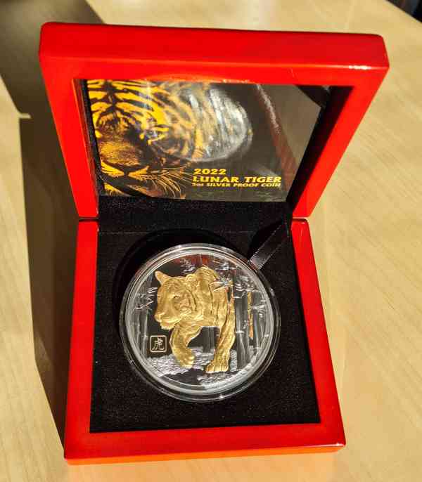 5 Oz stříbrná mince Lunar Tiger 2022 Black Proof - foto 1