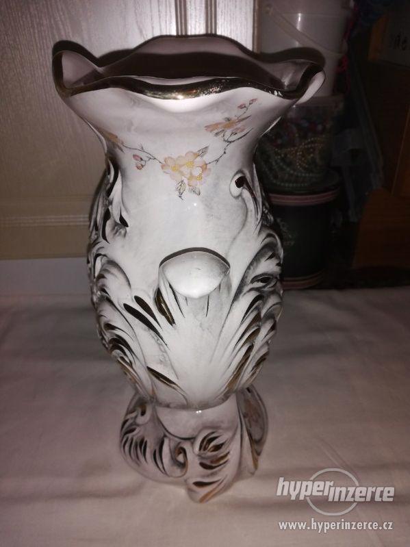 Velká masivní zdobená váza s víkem - zn. 2342 - foto 6