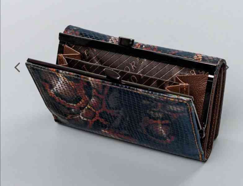 Střední dámská kožená peněženka Lorenti s hadím vzorem  - foto 7