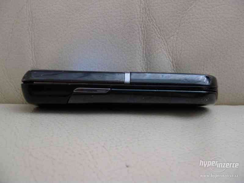 Nokia 8800 Sirocco Black z r.2006 - made in Germany - foto 7