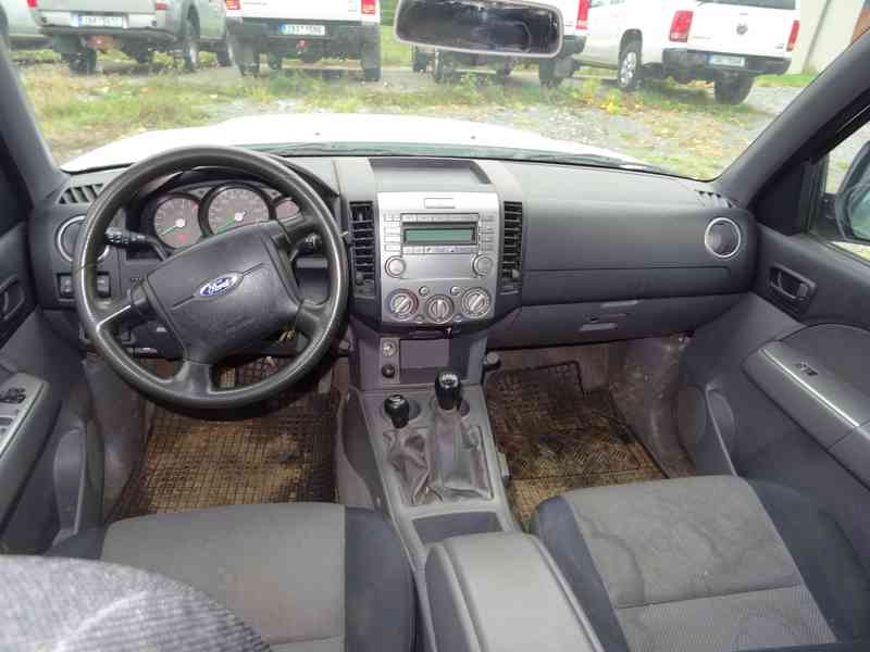 Ford Ranger Double cab 2.5 4x4 - foto 6