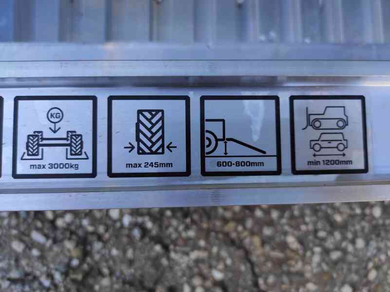 Hliníkové nájezdy na auto, 250 x 30 cm, 13 kg, 3000 kg - foto 2