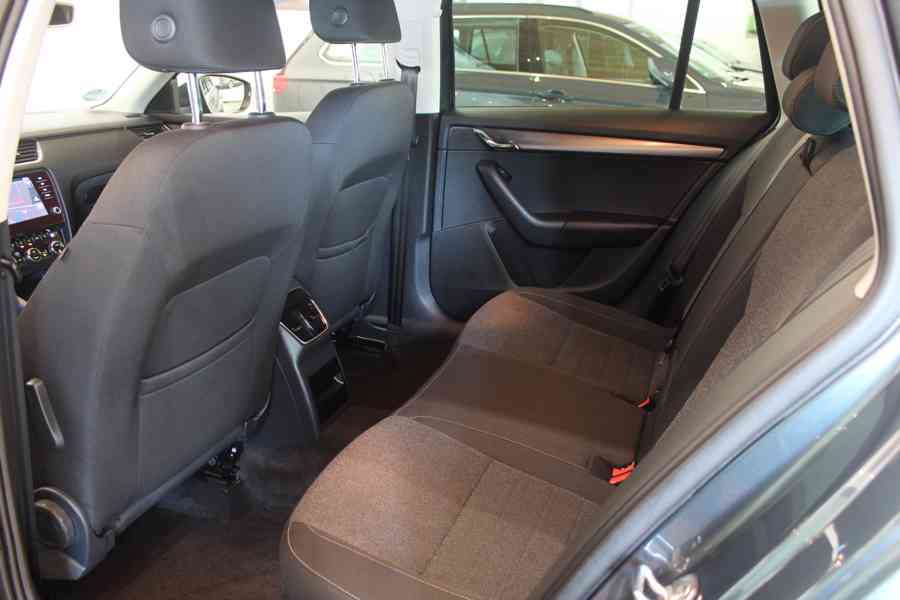Škoda Octavia 2.0TDI STYLE+ LED Navi 90000KM - foto 13
