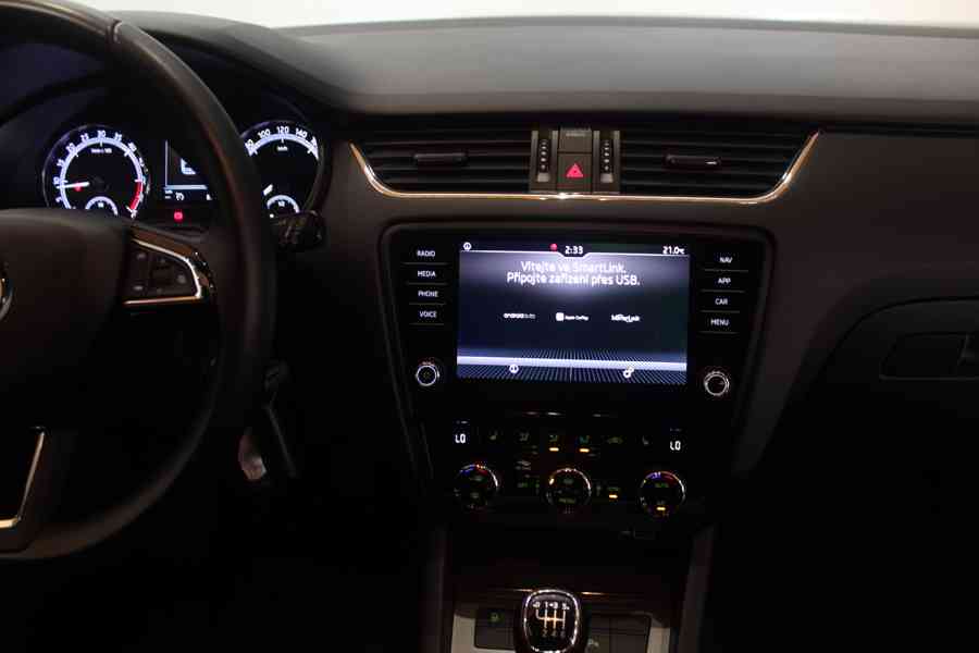 Škoda Octavia 2.0TDI STYLE+ LED Navi 90000KM - foto 20