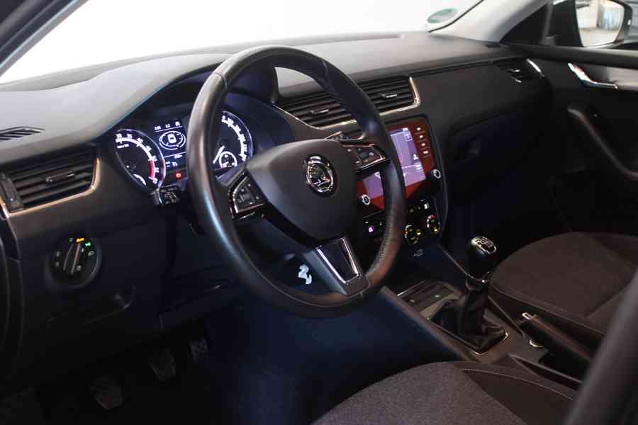 Škoda Octavia 2.0TDI STYLE+ LED Navi 90000KM - foto 12