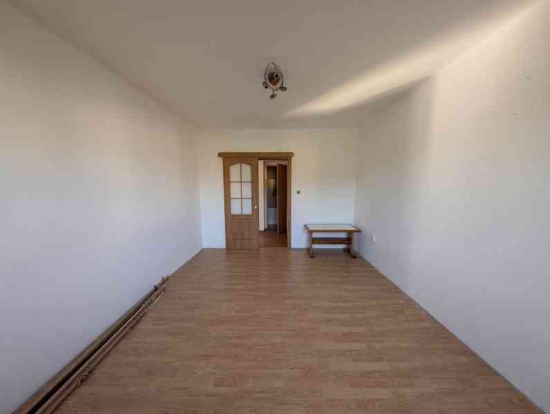 Prodej bytové jednotky 3+1 o velikosti 60 m² s garáží 34 m² - foto 5