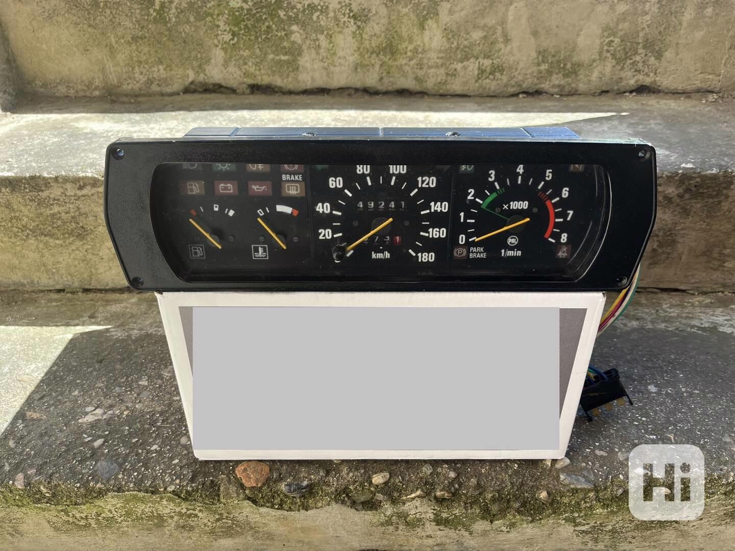 Přístrojovka ŠKODA RAPID a Š 125, 130, 136 - foto 1