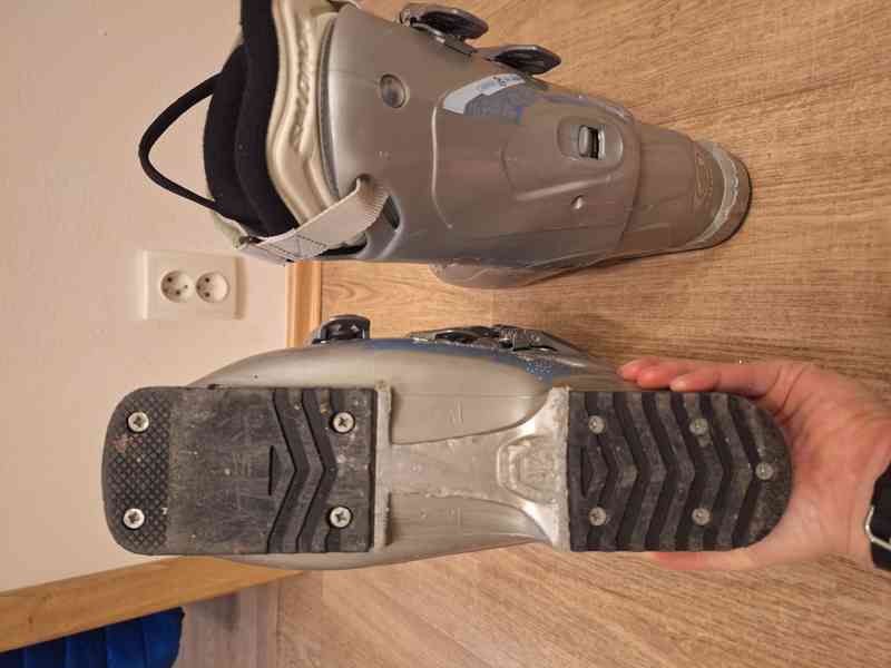 Dámské lyže + lyžáky - foto 5