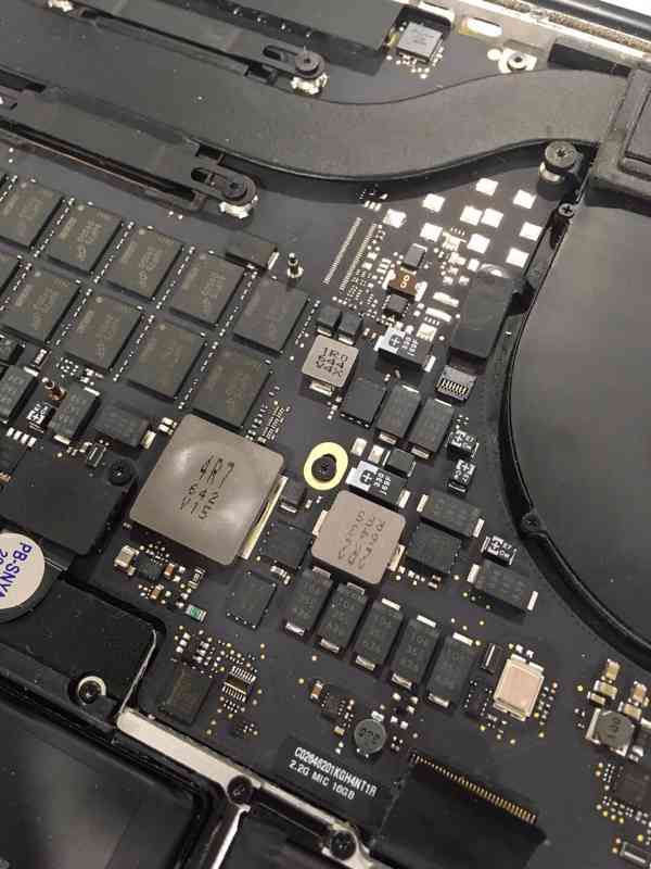 • PROFESIONÁLNÍ OPRAVA základních desek iPhone, iPad, Mac • - foto 3